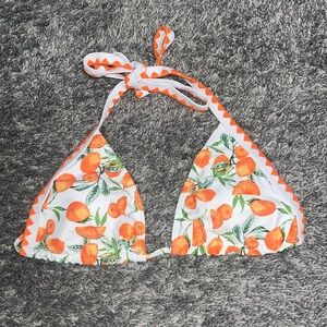Triangle orange bikini top
🍊🍊